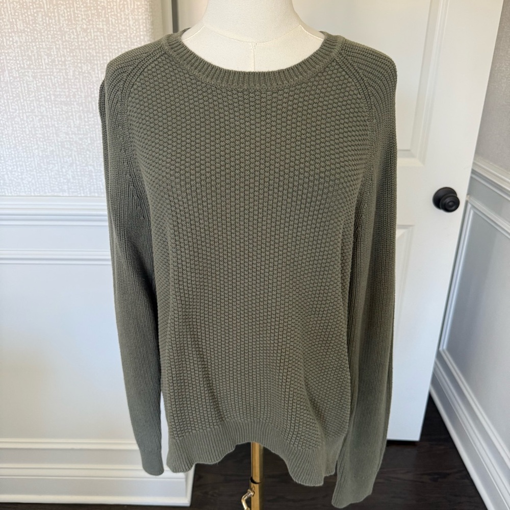 Express Men's Sage Crewneck Olive Green Sweater Medium